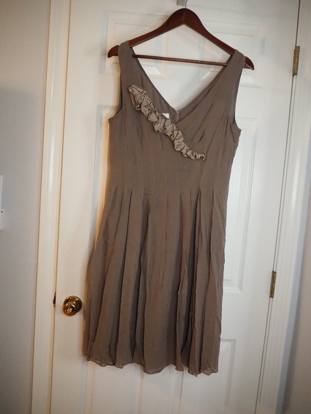 Suzi Chin Maggy Boutique Silk Dress Size 14 Taupe Ruffle V-Neck Cocktail Formal